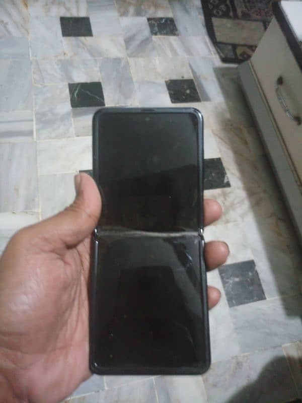 Samsung z flip. . 8/256gb. . pta approved 0