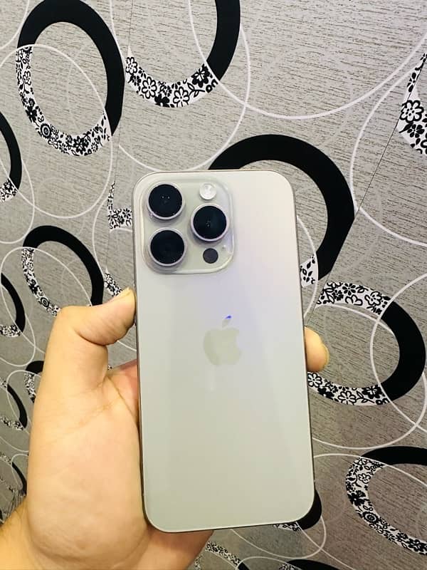 iPhone 15 pro 256gb 0