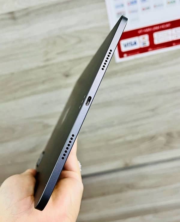 Apple iPad Pro 11 inches M2 (16GB Ram & 1 TB) 4