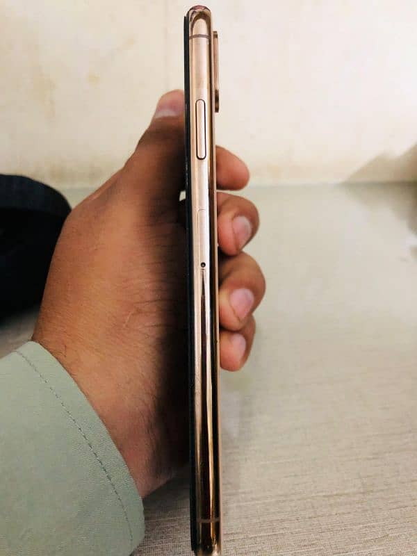 IPhone XS Max 256Gb Gold 4