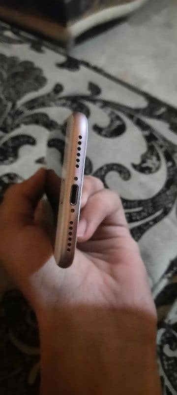 I phone 7 Rose gold waterpack 32gb non pta 3