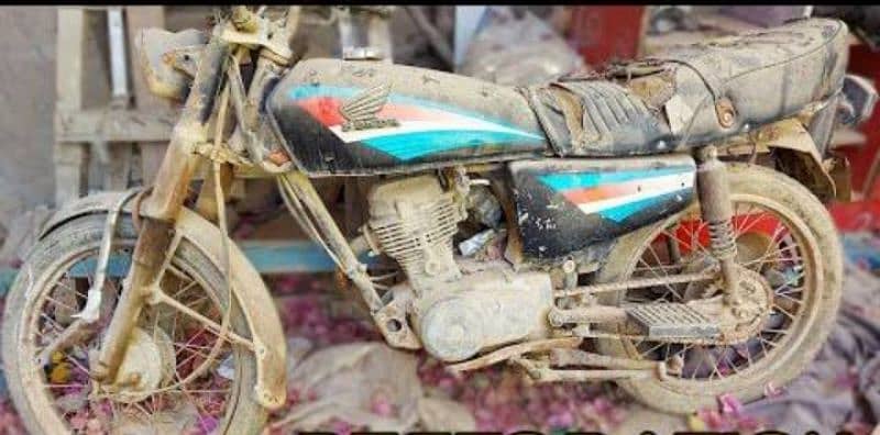 AOA bhi mujhy Honda 125 khasta Hal ya accidental condition ma chahiya 2