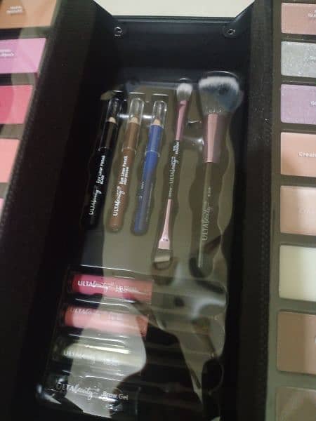 imported bridal makeup box with makeup sets 5