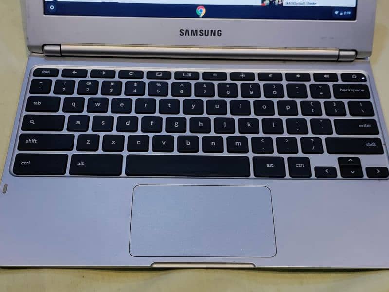 SAMSUNG CHROMEBOOK 4