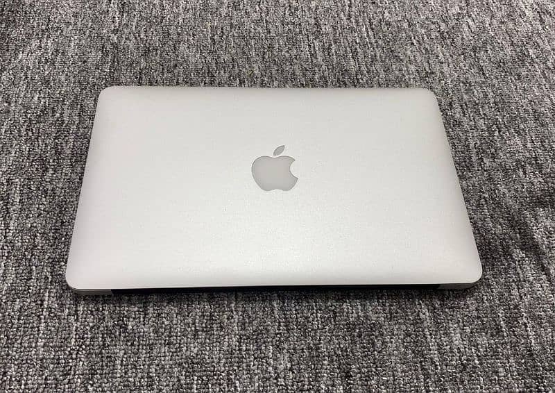 MacBook Air 2015 11” Core i5  4gb Ram  128Gb APPLE SSD  Ventura 0