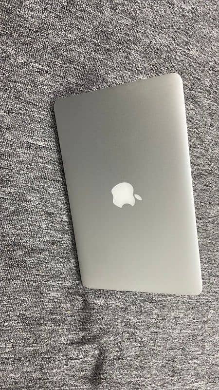 MacBook Air 2015 11” Core i5  4gb Ram  128Gb APPLE SSD  Ventura 2