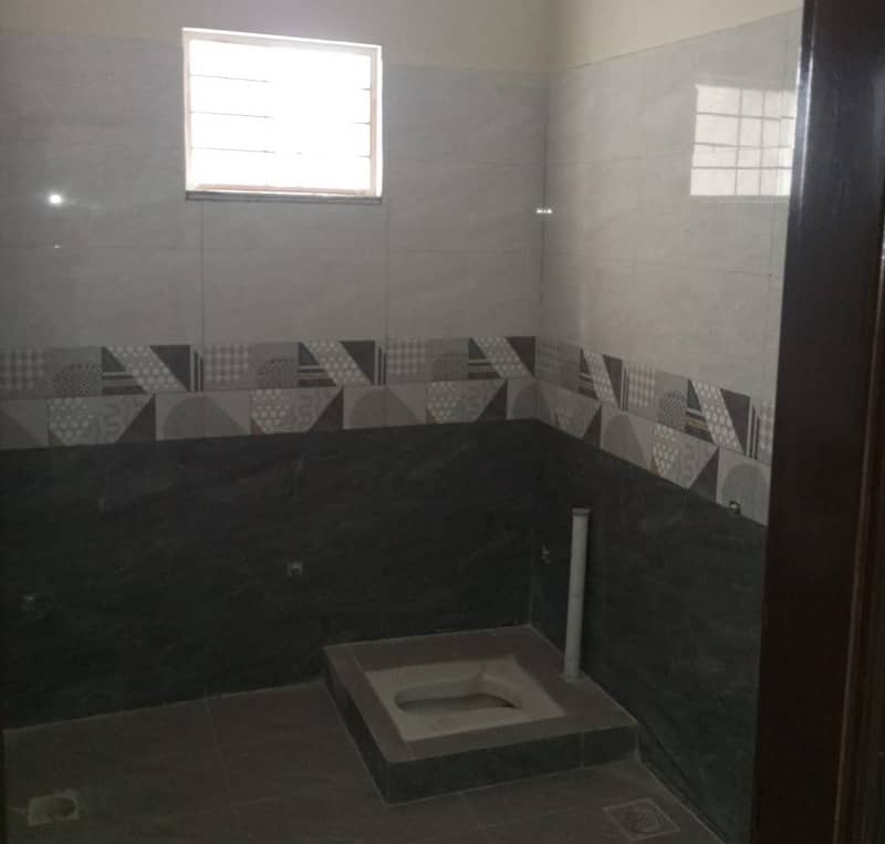 Upper Portion For Rent In Marghzar Officers Colony 16