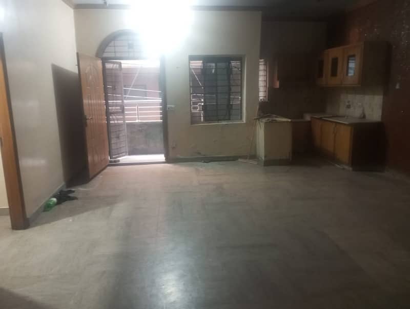 Buy A Centrally Located 4 Marla Flat In Marghzar Officers Colony - Block E 2