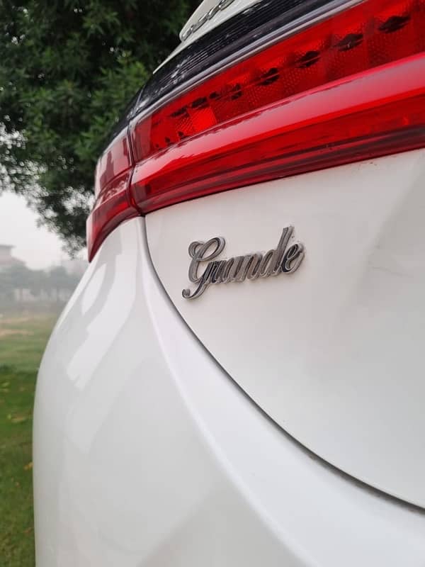 Toyota Altis Grande 2019 8