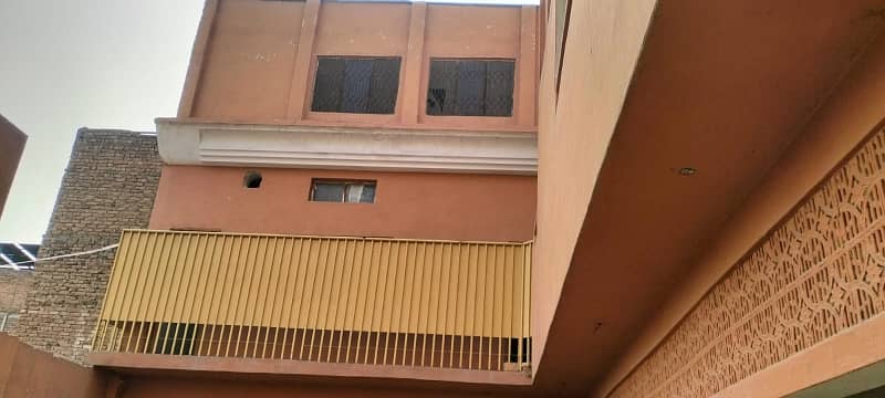 Prime Location House Of 9 Marla For sale In Bara Road 1