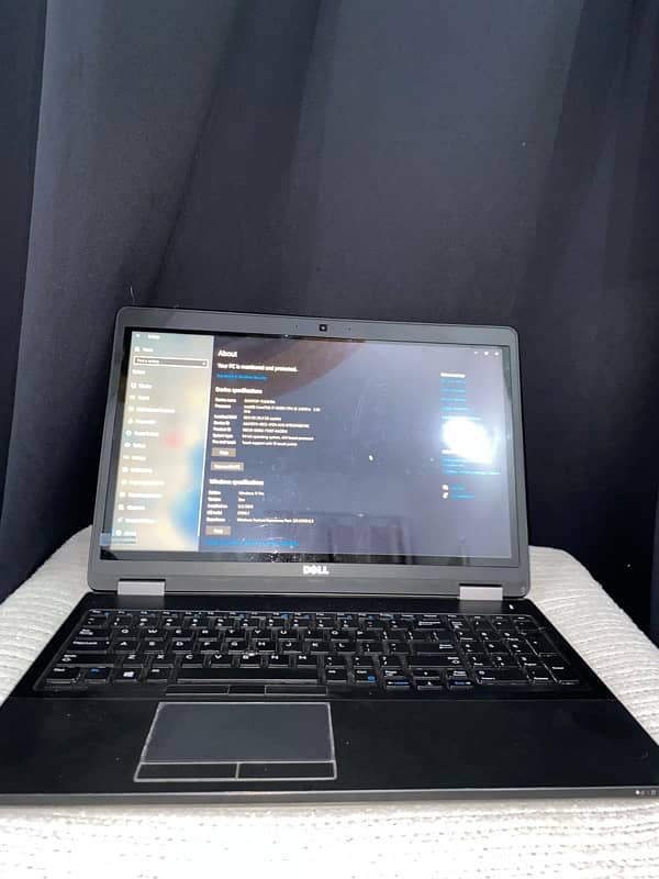 Gaming Laptop 10/10 scratch less… 1