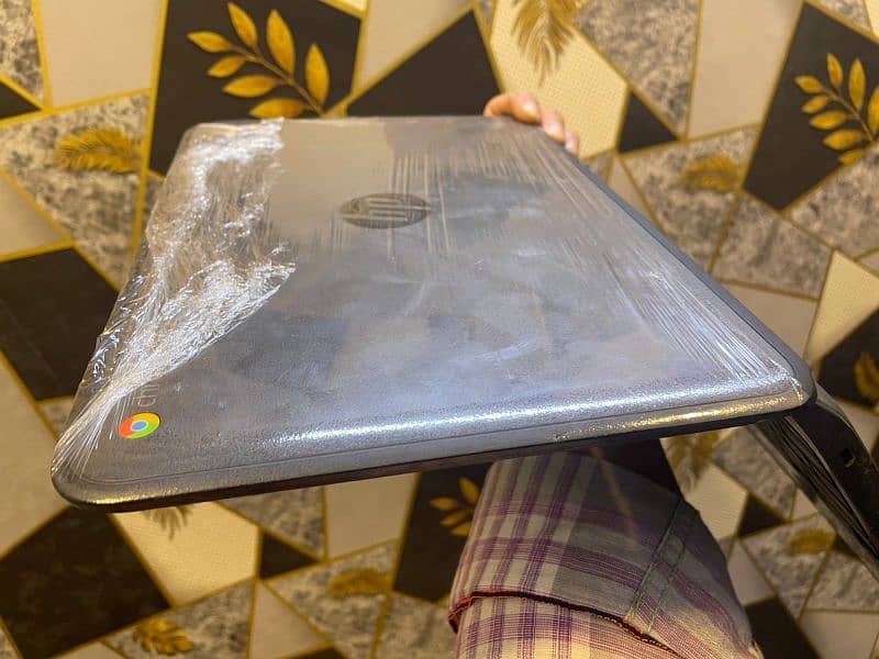 HP CHROMEBOOK G5 11 ee 4/16GB brand new 10/10 for sale . . . 4