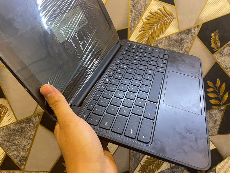 HP CHROMEBOOK G5 11 ee 4/16GB brand new 10/10 for sale . . . 7