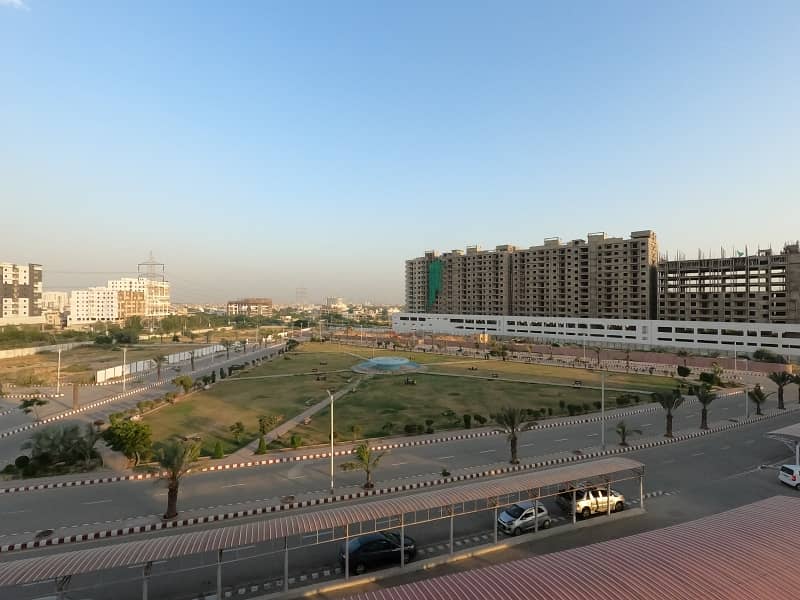 A Prime Location 1650 Square Yards Flat Has Landed On Market In PHA Maymar Towers Of Karachi 12