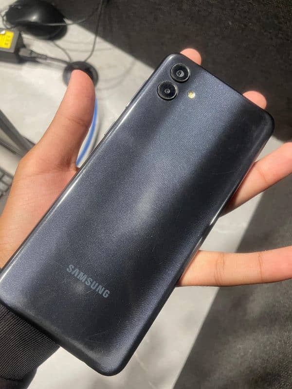 Samsung Galaxy A04 1