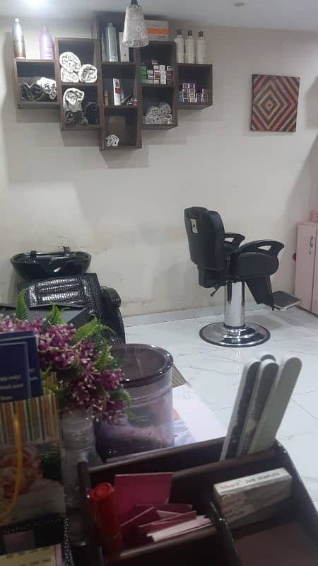 running Beauty saloon prime location furnished and clean 1