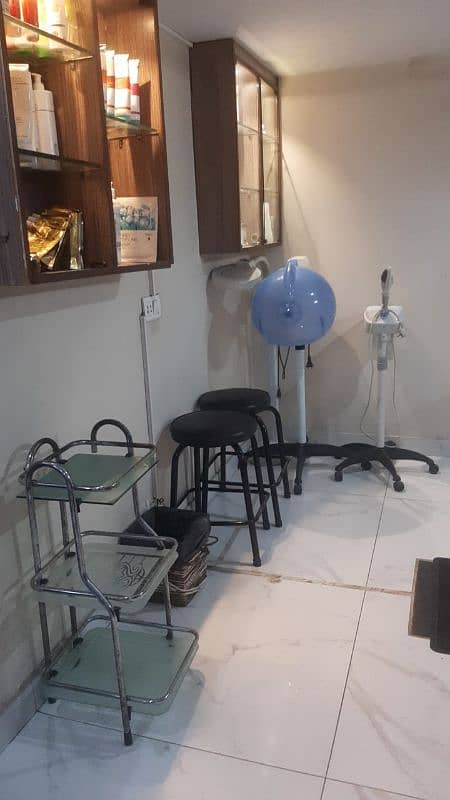 running Beauty saloon prime location furnished and clean 3