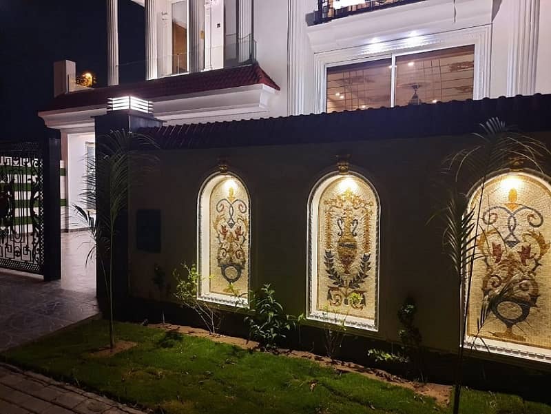 10 Marla House For Sale In Chambelli Block Bahria Town Lahore 1