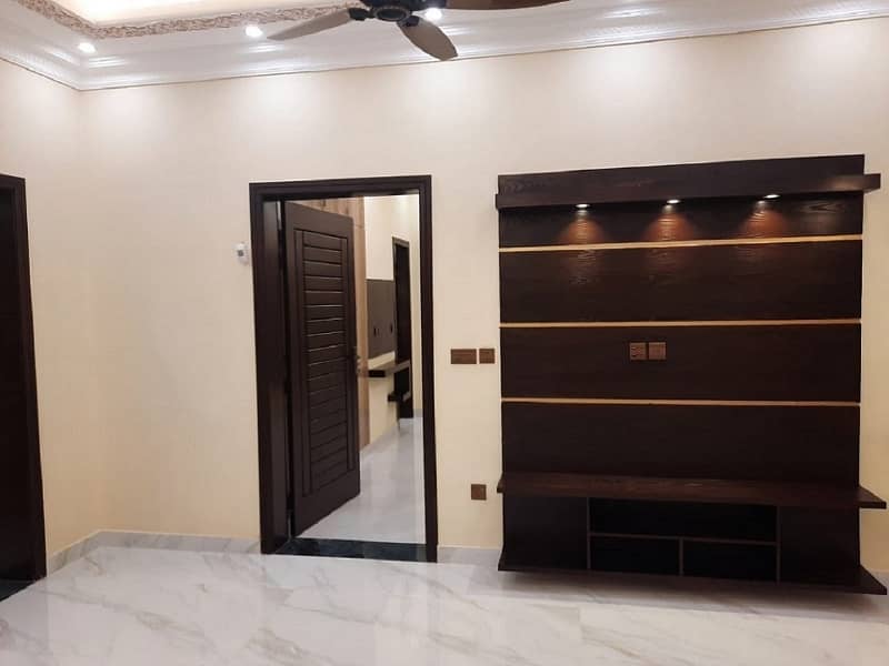 10 Marla House For Sale In Chambelli Block Bahria Town Lahore 4