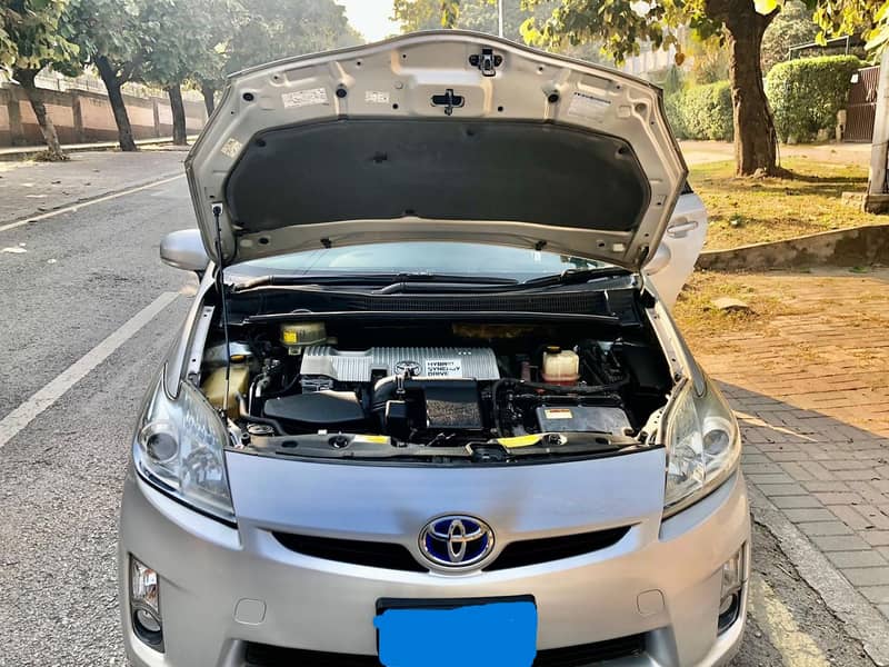 Prius S LED Edition 1.8 9