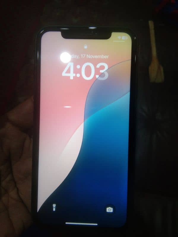 iphone 11 only on open box 100% bettery health 5