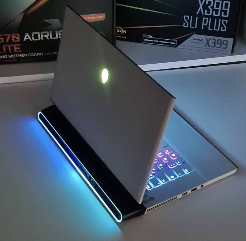 Alienware laptop M15 R2 7