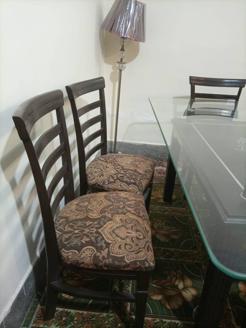 Dinning table For sale only 1 month used 10/10 condition 6