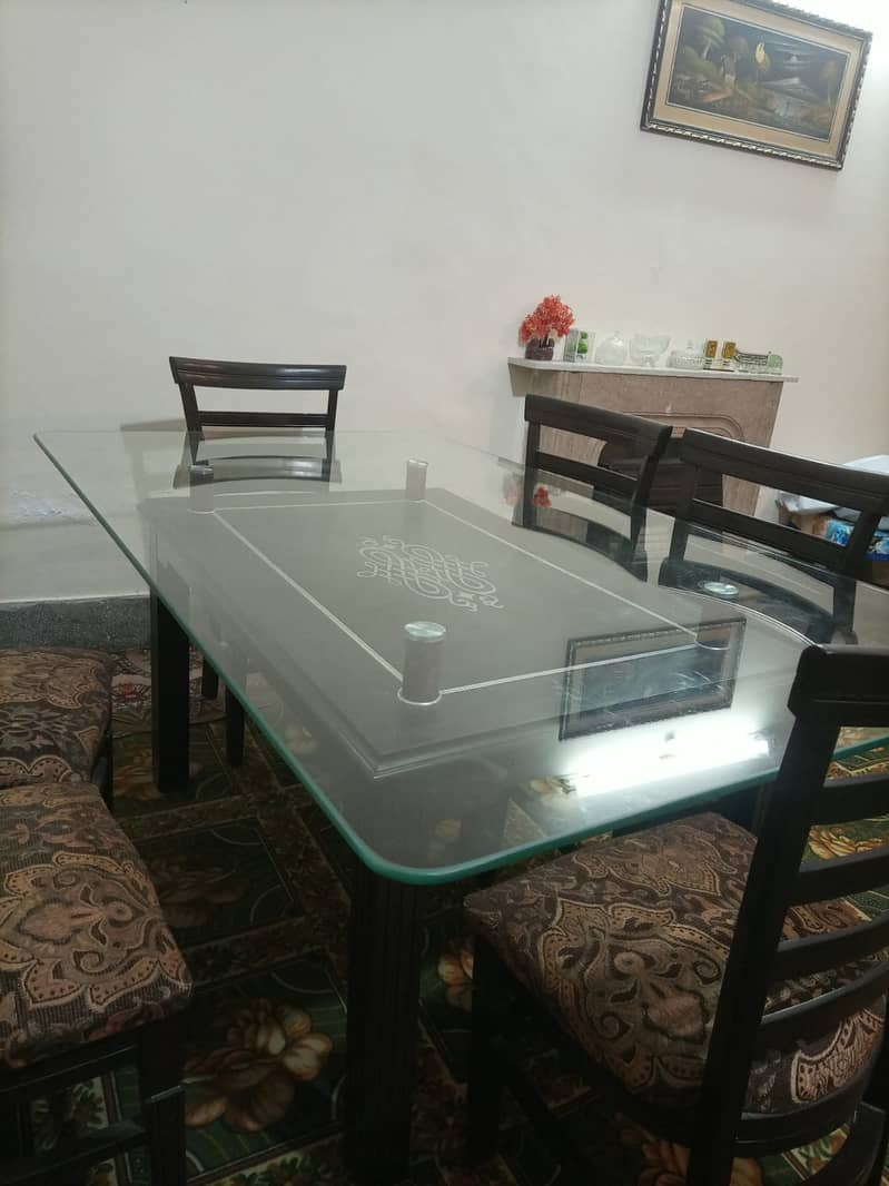 Dinning table For sale only 1 month used 10/10 condition 7