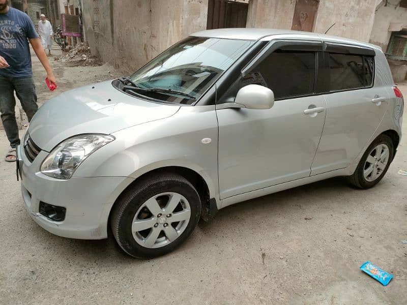 Suzuki Swift 2020 - 1.3 DLX 10