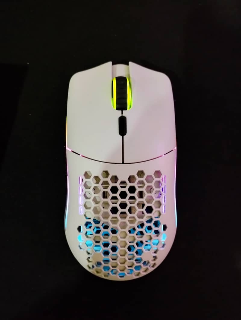 Glorious Model O- Wireless Glossy White Mouse 1