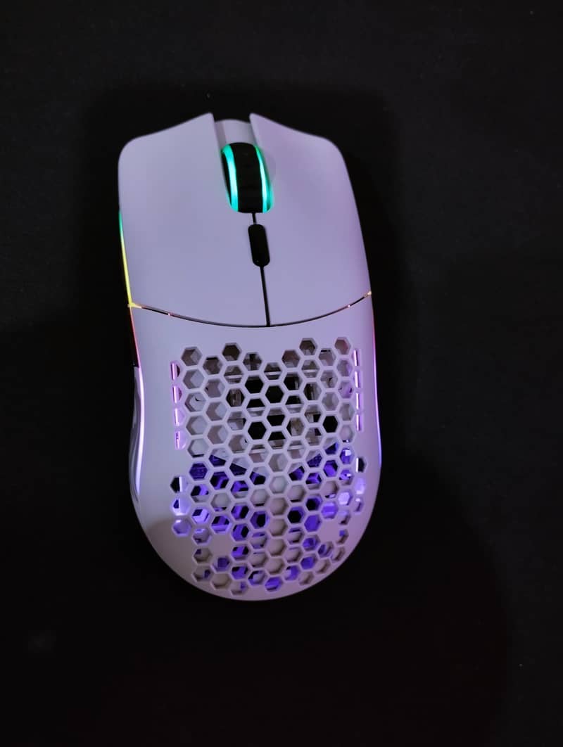 Glorious Model O- Wireless Glossy White Mouse 4