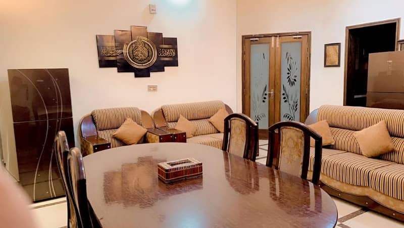 we are offering a 10 marla house for sale in Jasmine block bahria town Lahore 5