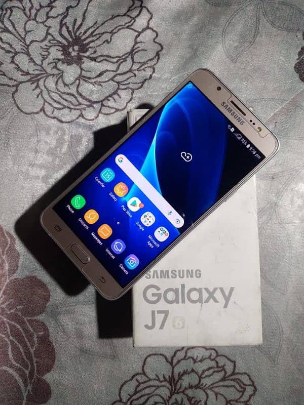 SAMSUNG J7/6 Mobile 16 GB with Box no open no repair all good 10/10 10