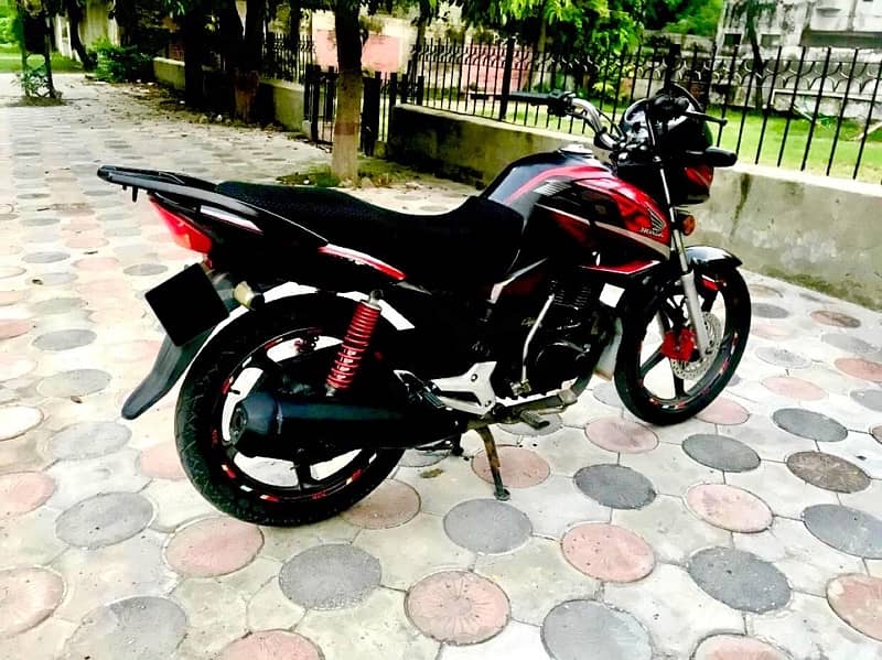 Honda CB 150F 2