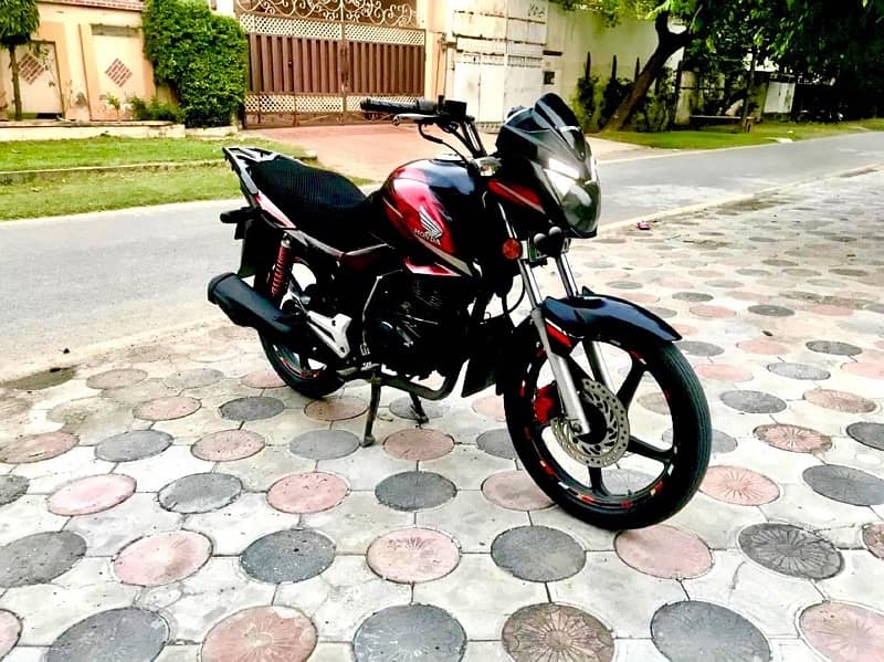 Honda CB 150F 3