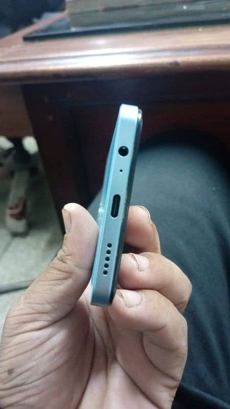 Vivo  y19s sirf 3 din use hua hai 0