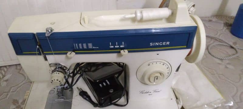 Singer Sewing Machine 8