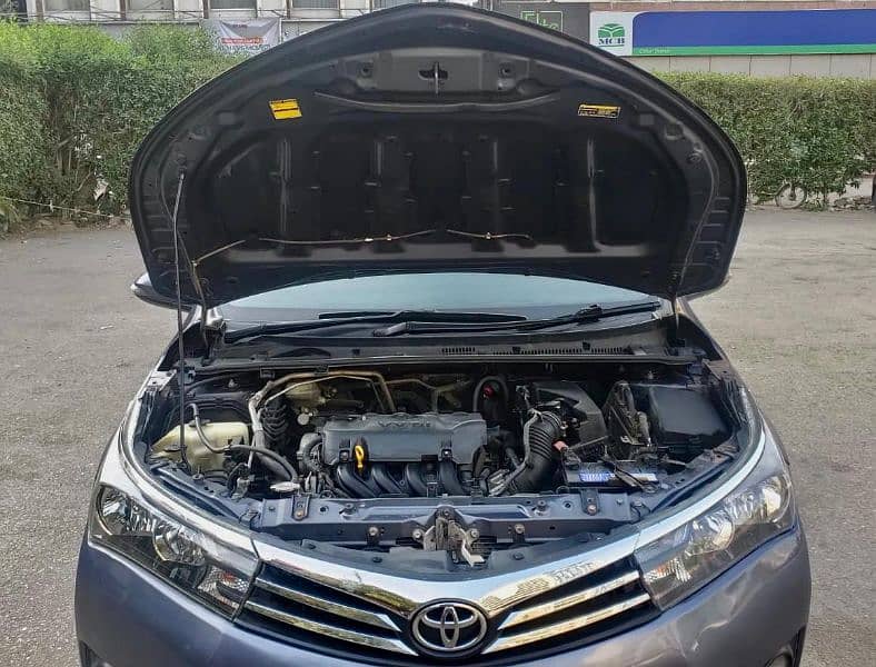 Toyota Corolla GLI Manual, 2014 9