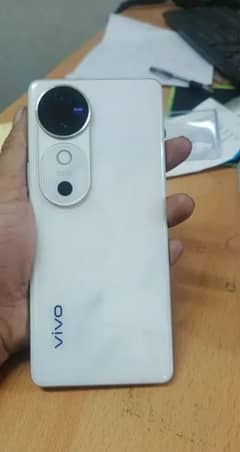 vivo v40 12+12 ram ,256 gb rom best camera 10 months warranty