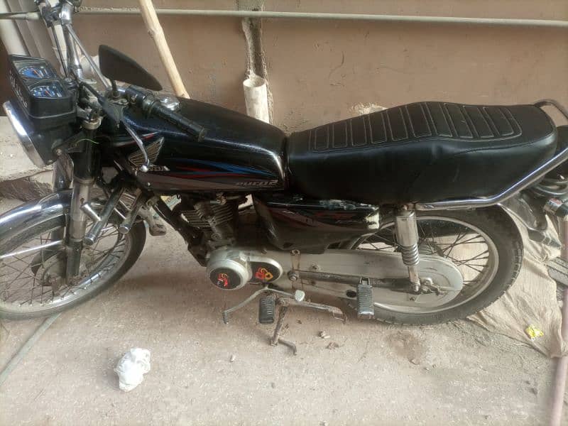 Honda 125/ 2015 model, Sialkot number,,03437799607 0