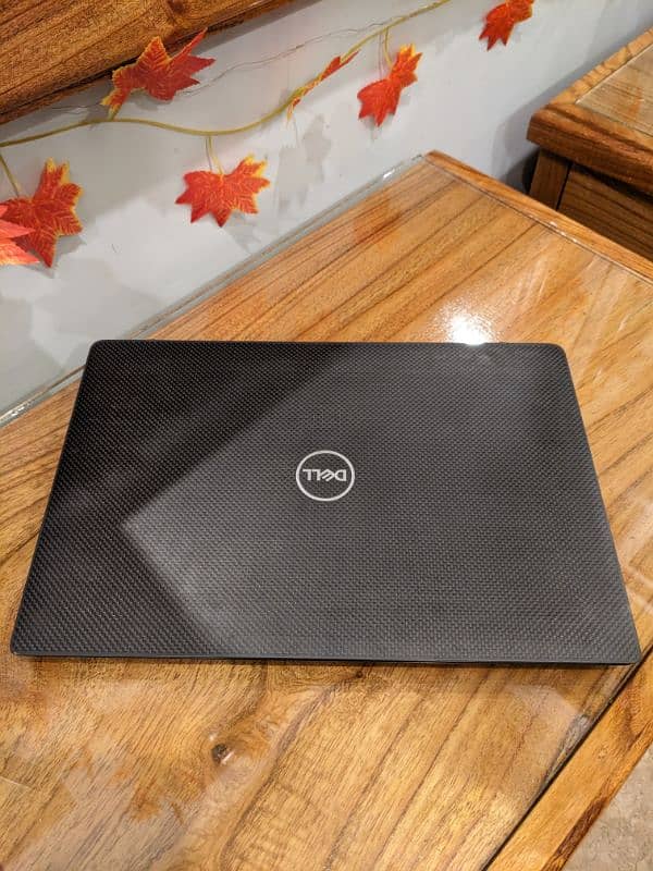 Dell 7400 core i5 8th generation 1