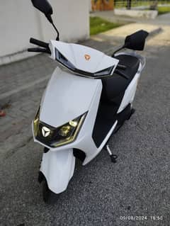 Yadea electric scooty T9 model