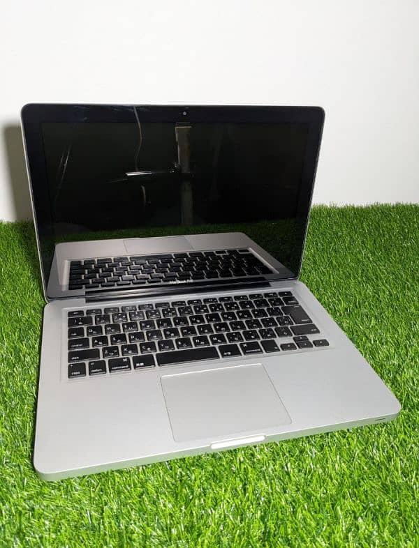 Apple MacBook 2012 pro 0