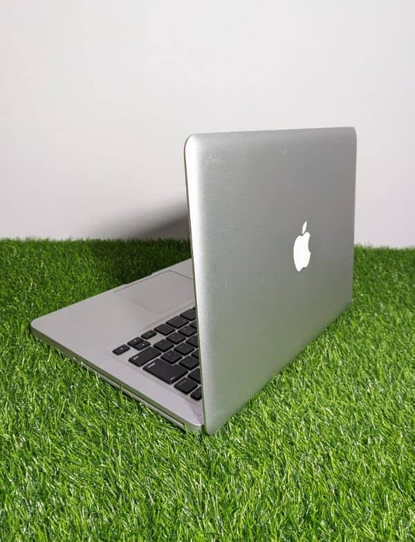 Apple MacBook 2012 pro 2