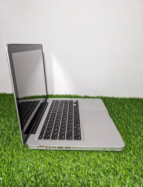 Apple MacBook 2012 pro 4