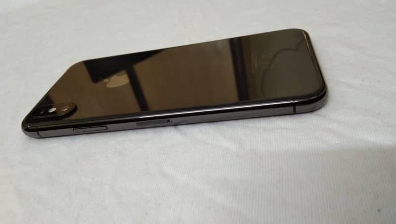 iPhone X 64gb PTA 8