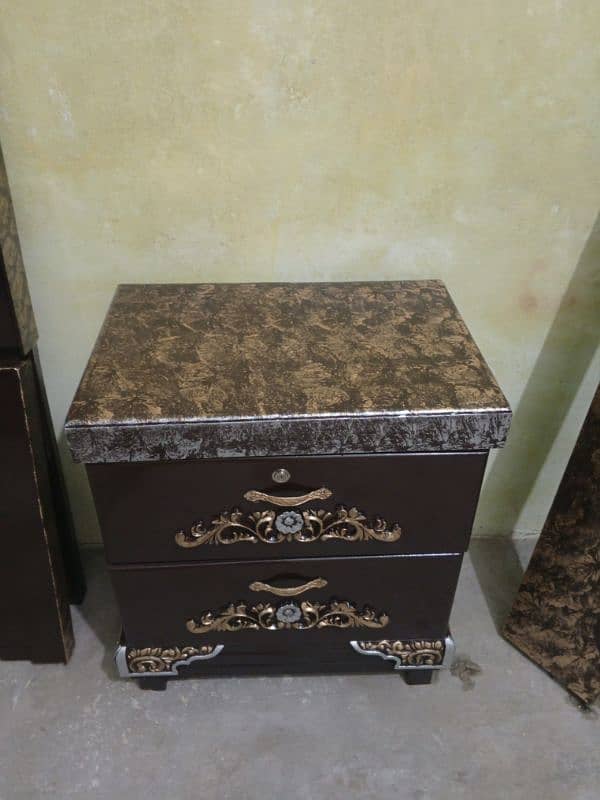 complete bed set new candetion for sale in Lahore 4