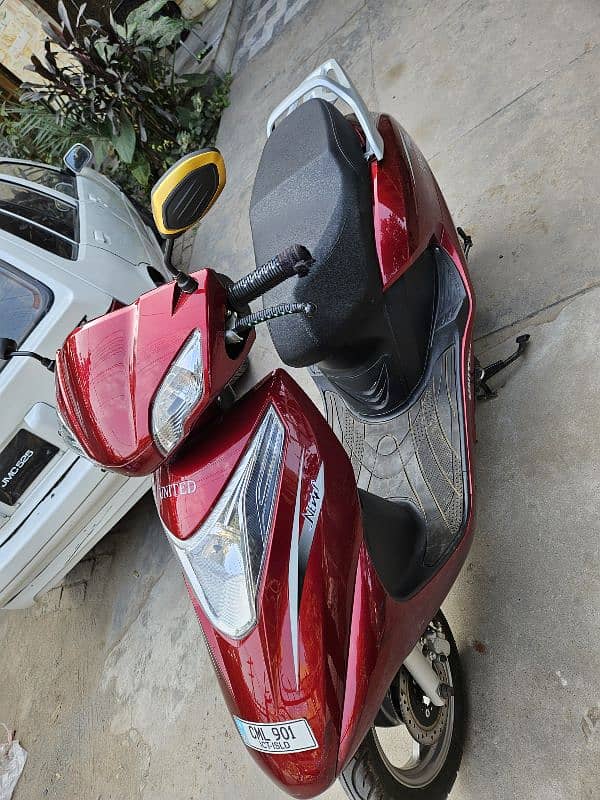 united scooter new condition 2