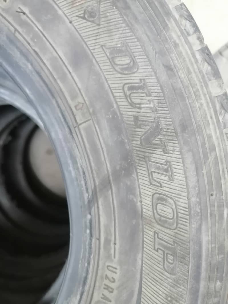 Dunlop tubeless tyre 145/70/12 for sale. 03319244484. 1