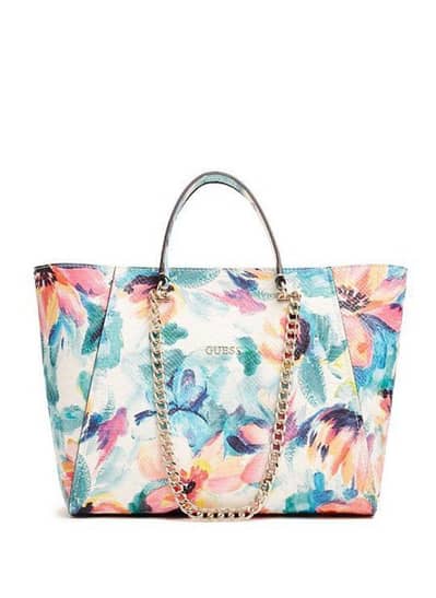 hamay Bags salai k lia ladies sttaf ki zaroorat hay.